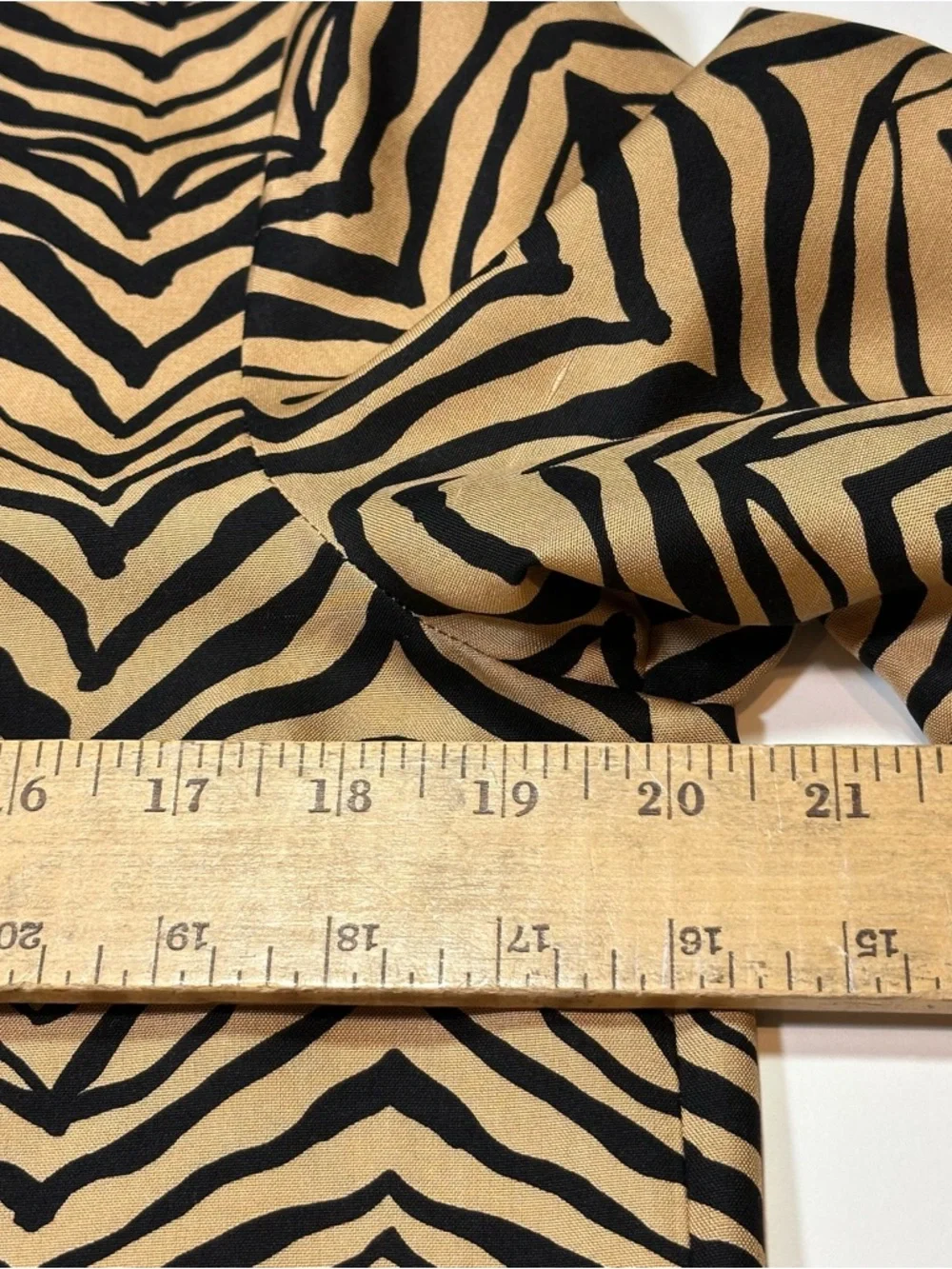 Lafayette 148 Scottie Blouse 100% Silk Size S Zebra Print Animal Luxury Designer - Picture 11 of 14